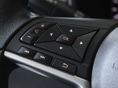 Used 2025 Nissan Altima 2.5 SV FWD image 26