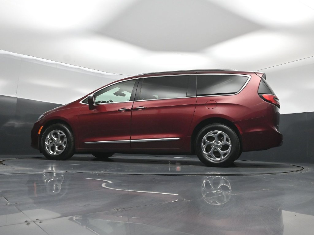 Used 2021 Chrysler Pacifica Limited w/ Premium & Safety Sphere Group AWD/4WD image 50