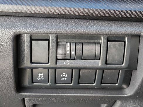 Used 2023 Subaru Crosstrek 2.0i Premium image 24