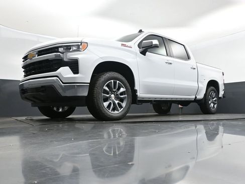 Used 2026 Chevrolet Silverado 1500 LT w/ Z71 Off-Road Package AWD/4WD image 36