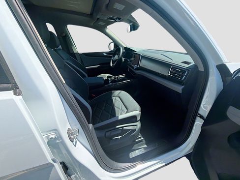 New 2026 Volkswagen Atlas Peak Edition AWD/4WD image 23