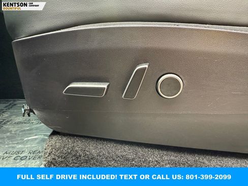 Used 2023 Tesla Model Y Performance AWD/4WD image 28