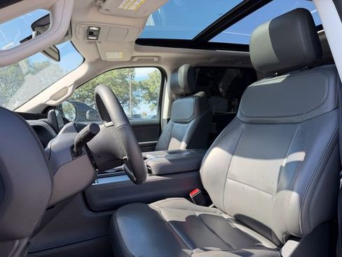 Used 2025 Ford Expedition Max Active AWD/4WD image 9