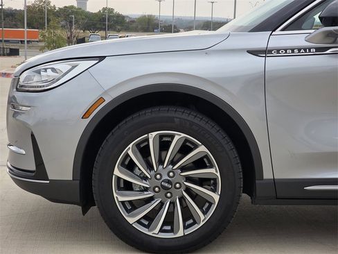 Used 2023 Lincoln Corsair Reserve image 5