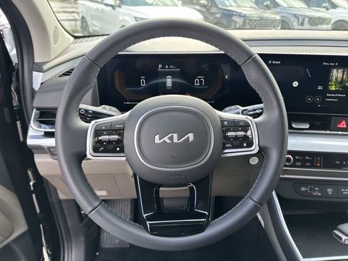 New 2026 Kia Carnival FWD image 10