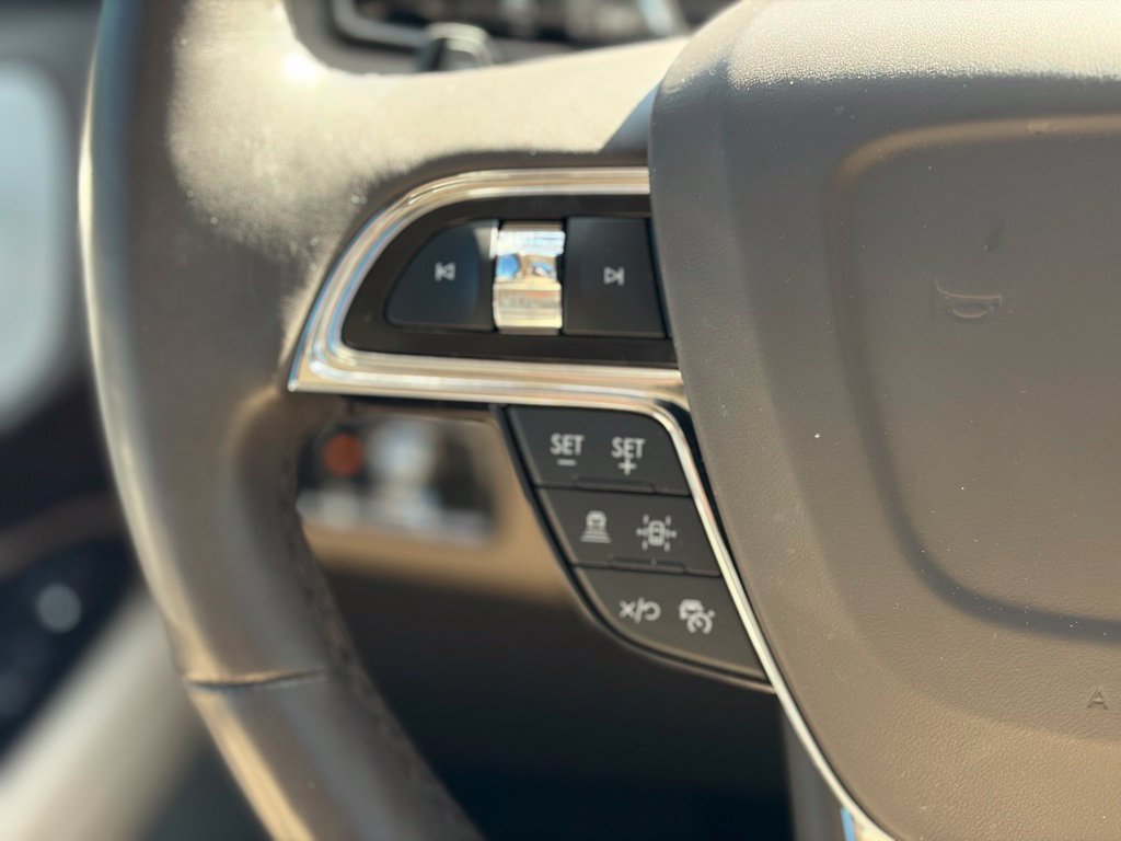 Used 2023 Lincoln Navigator Reserve AWD/4WD image 30