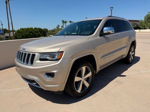 Used 2015 Jeep Grand Cherokee Overland AWD/4WD image 4