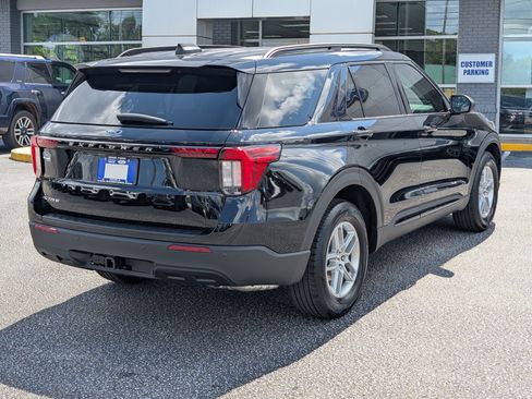 New 2026 Ford Explorer Active RWD image 9
