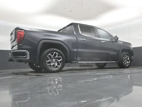 Used 2022 GMC Sierra 1500 SLT AWD/4WD image 46