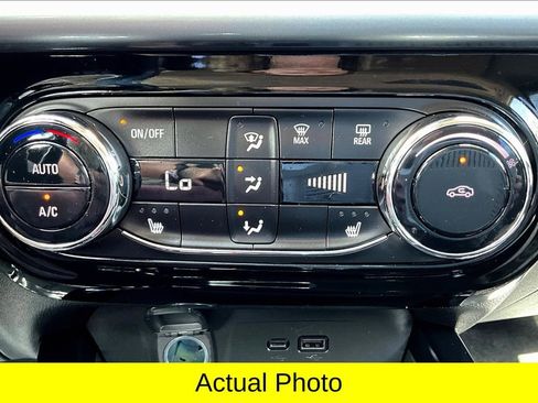 Used 2024 Chevrolet Trax LT w/ Driver Confidence Package image 24