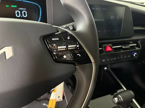 New 2026 Kia Niro LX FWD image 20