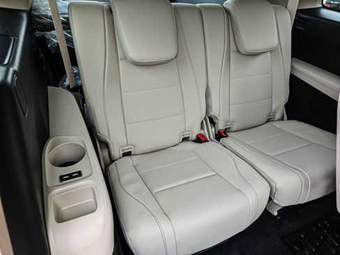 New 2026 Mercedes-Benz GLS 450 4MATIC image 38