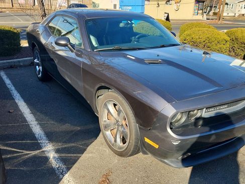Used 2013 Dodge Challenger R/T Plus image 3