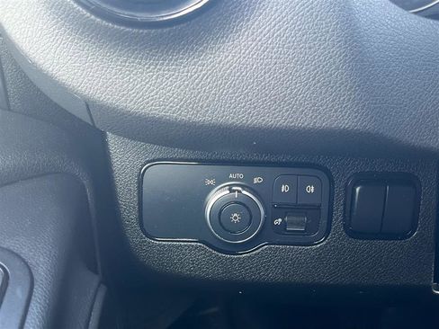 Used 2023 Mercedes-Benz Sprinter 2500 image 22