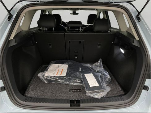 New 2026 Volkswagen Taos SE image 5