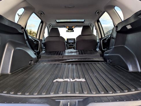 Used 2019 Toyota RAV4 XLE w/ Convenience Package image 47