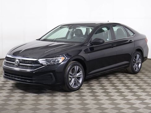Used 2024 Volkswagen Jetta SE FWD image 8