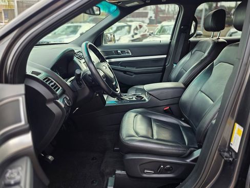 Used 2016 Ford Explorer XLT w/ Equipment Group 202A image 22