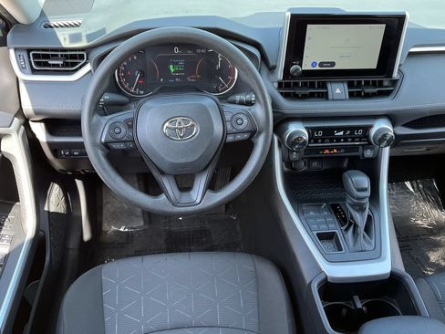 Used 2025 Toyota RAV4 XLE AWD/4WD image 10