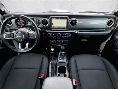 Used 2022 Jeep Wrangler Unlimited Sahara AWD/4WD image 16