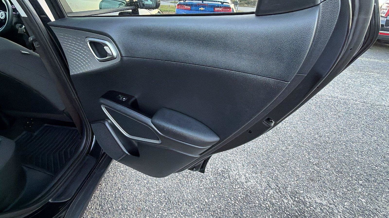 Used 2022 Kia Soul LX FWD image 20