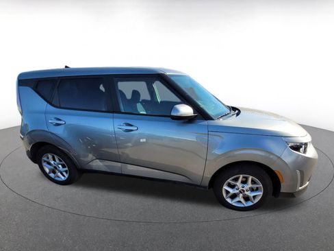 Used 2025 Kia Soul LX w/ LX Technology Package image 8