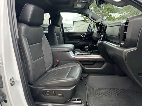 Used 2023 Chevrolet Silverado 1500 LTZ w/ LTZ Convenience Package II AWD/4WD image 19