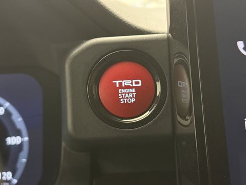 Used 2024 Toyota Tacoma TRD Off-Road image 20