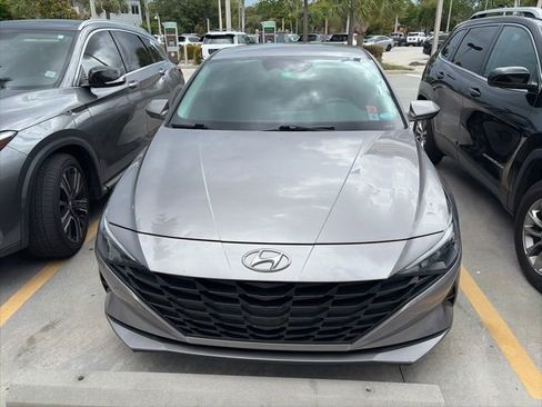 Used 2023 Hyundai Elantra SEL FWD image 2