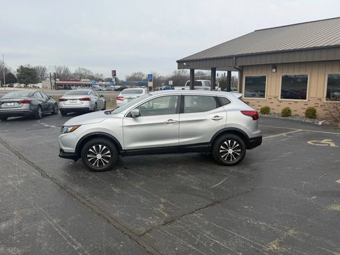 Used 2019 Nissan Rogue Sport S image 6