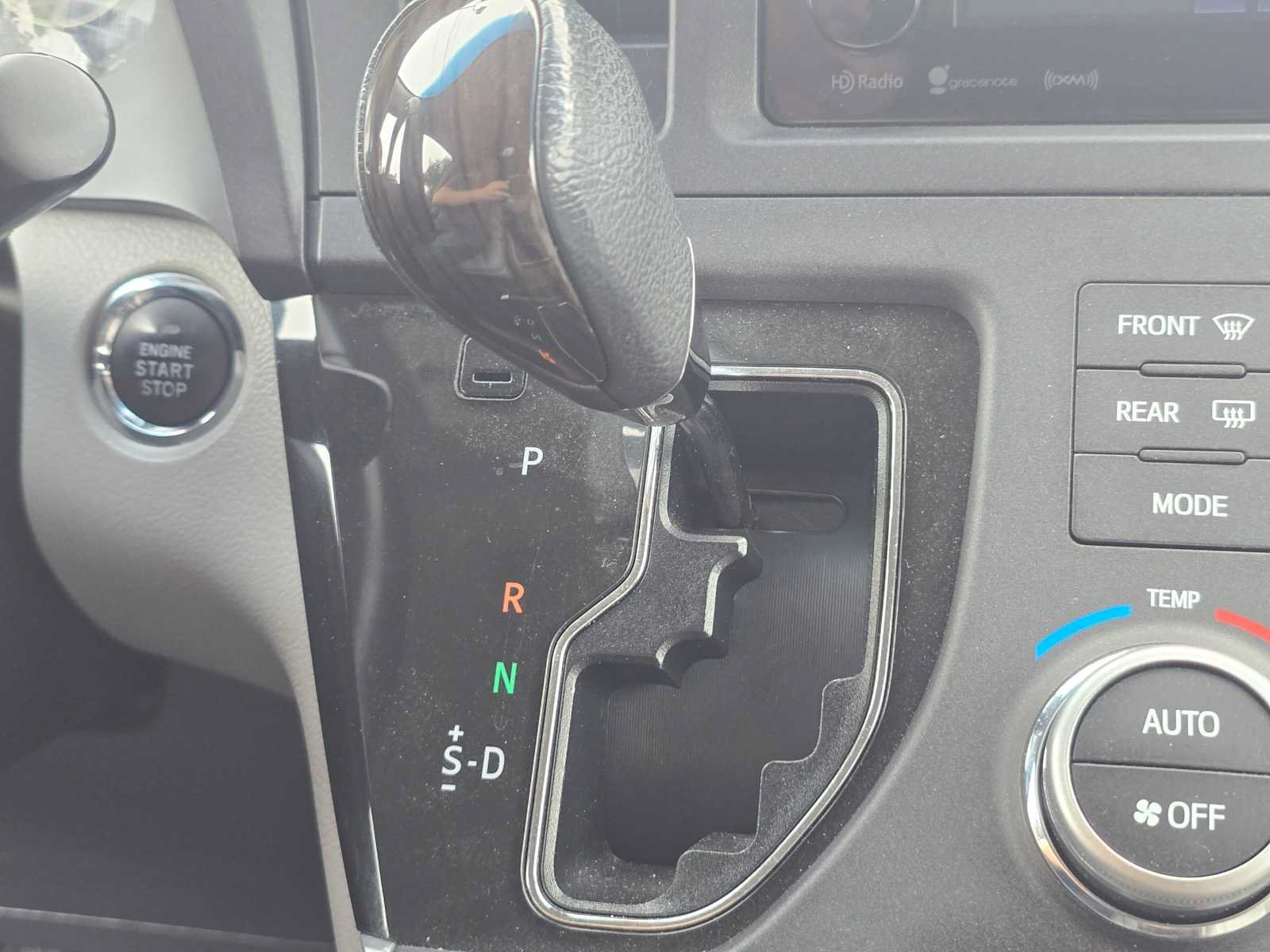 Used 2016 Toyota Sienna XLE w/ XLE Navigation Package FWD image 29