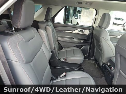 Used 2025 Ford Explorer Active w/ Active Comfort Package image 34