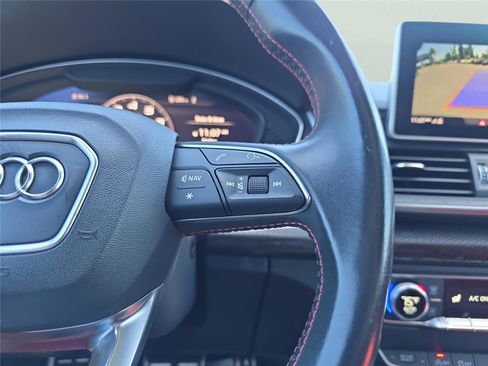 Used 2018 Audi SQ5 Premium Plus image 23