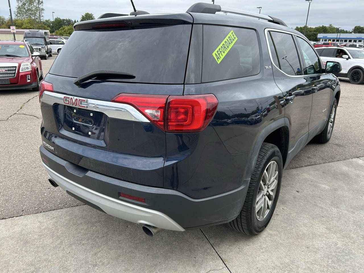 Used 2017 GMC Acadia SLE FWD image 5