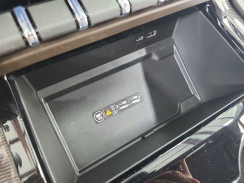 New 2026 GMC Yukon Elevation image 33