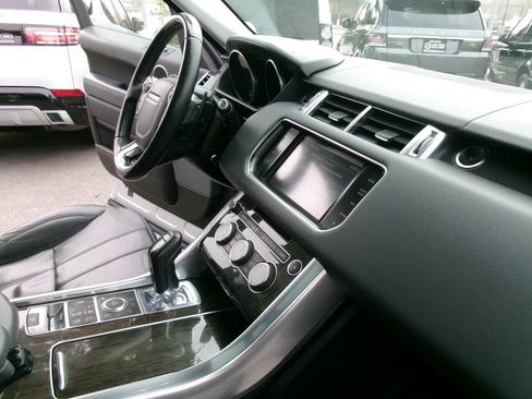 Used 2014 Land Rover Range Rover Sport Supercharged image 12