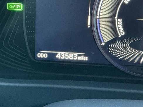 Used 2021 Lexus UX 250h w/ Premium Package image 33