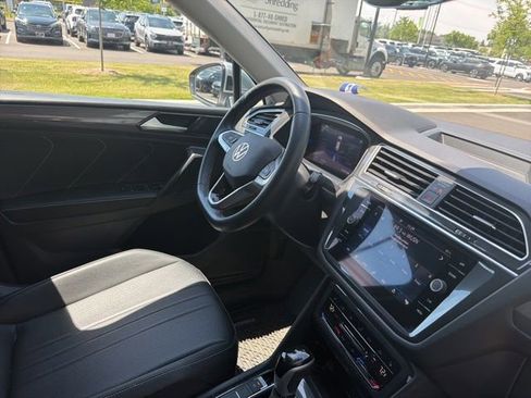 Used 2023 Volkswagen Tiguan SE AWD/4WD image 20
