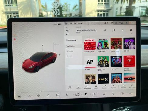 Used 2022 Tesla Model 3 image 18