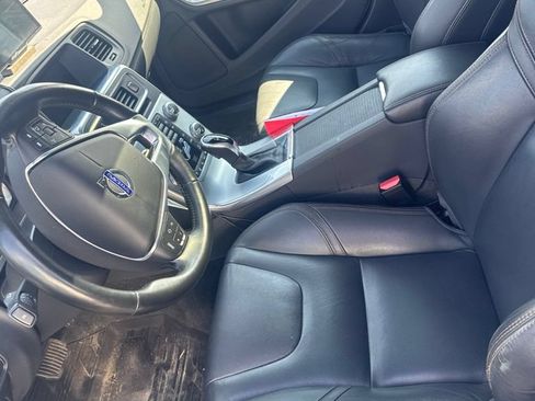 Used 2018 Volvo V60 T5 Cross Country w/ Convenience Package AWD/4WD image 11