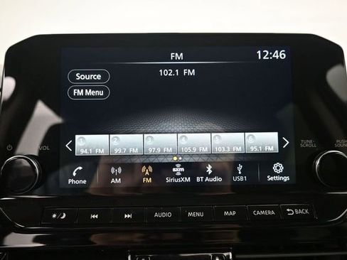 Used 2025 Nissan Pathfinder SL AWD/4WD image 15