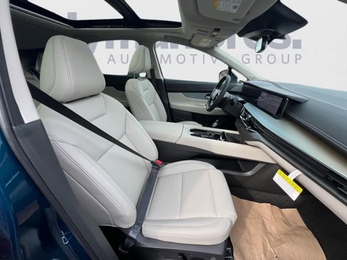 New 2025 Nissan Murano SL AWD/4WD image 16