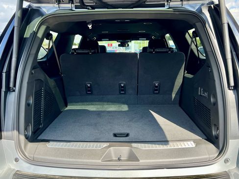 New 2025 GMC Yukon XL Denali image 31