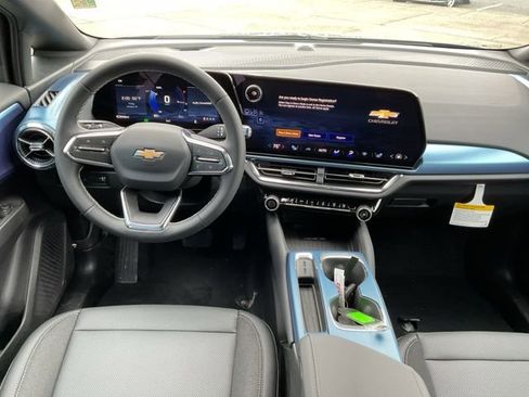 New 2026 Chevrolet Equinox EV LT image 21