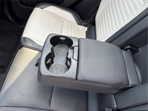 Used 2022 Land Rover Discovery Sport SE R-Dynamic image 41