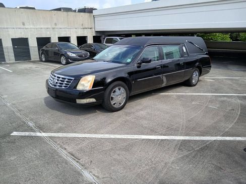 Used 2008 Cadillac DTS Hearse image 5