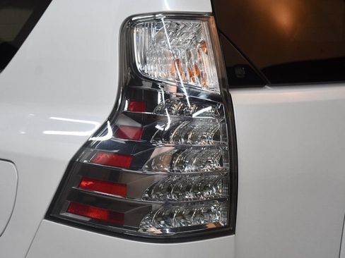 Used 2018 Lexus GX 460 Premium w/ Premium Package AWD/4WD image 15