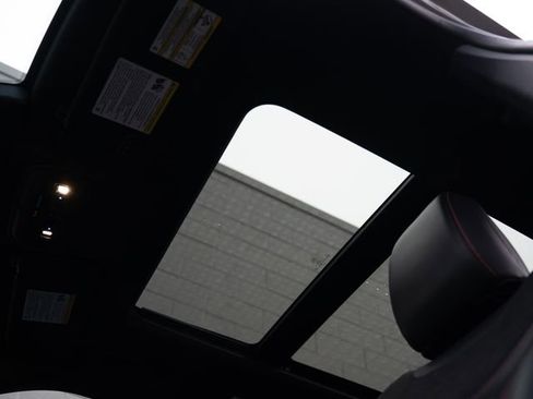 Used 2025 Ford Explorer ST AWD/4WD image 31