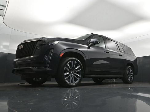 Used 2023 Cadillac Escalade ESV Sport Platinum RWD image 39