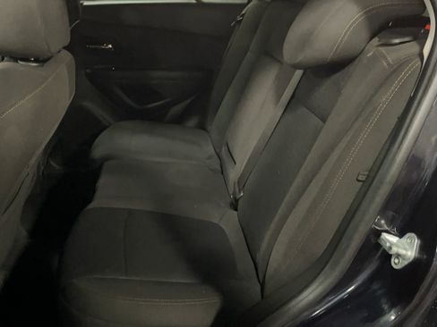 Used 2021 Chevrolet Trax LS w/ Tint and Cruise Package AWD/4WD image 5